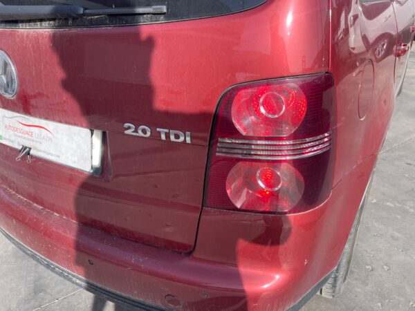PILOTO TRASERO DERECHO VOLKSWAGEN TOURAN (1T2)
