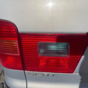 PILOTO TRASERO IZQUIERDO INTERIOR SEAT ALHAMBRA (7V9)