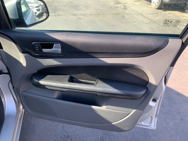 ELEVALUNAS DELANTERO DERECHO FORD FOCUS BERLINA (CB4)