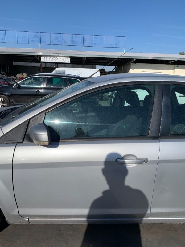 PUERTA DELANTERA IZQUIERDA FORD FOCUS BERLINA (CB4)