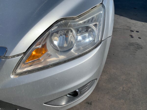 FARO IZQUIERDO FORD FOCUS BERLINA (CB4)