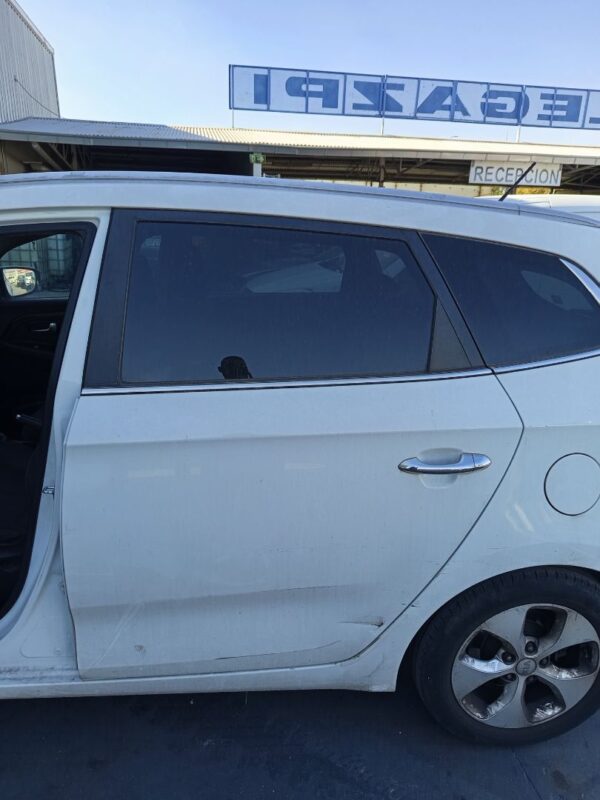 PUERTA TRASERA IZQUIERDA KIA CARENS (RP)