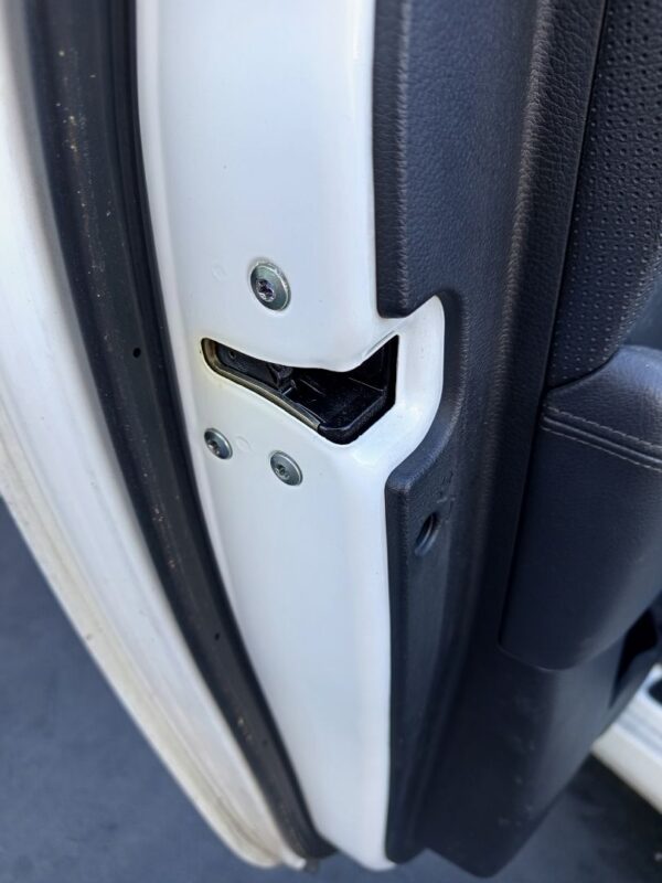 CERRADURA PUERTA TRASERA IZQUIERDA KIA CARENS (RP)