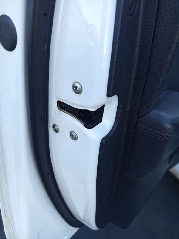 CERRADURA PUERTA DELANTERA IZQUIERDA KIA CARENS (RP)