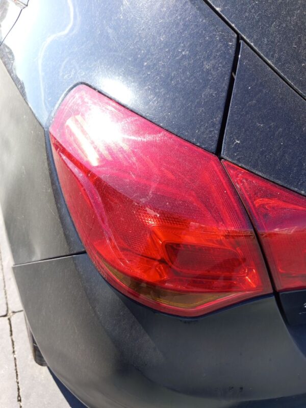 PILOTO TRASERO IZQUIERDO OPEL ASTRA J BERLINA 5P
