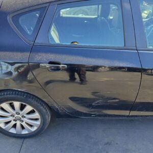 PUERTA TRASERA DERECHA OPEL ASTRA J BERLINA 5P