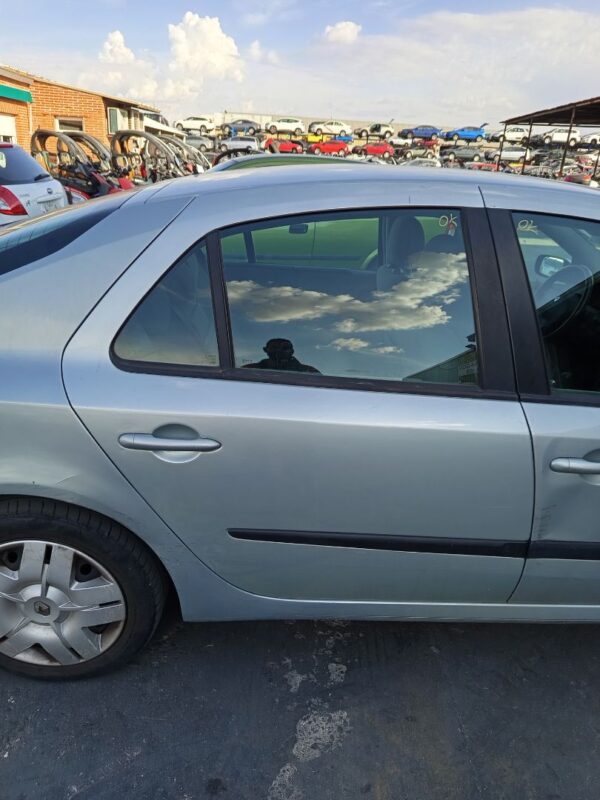 PUERTA TRASERA DERECHA RENAULT LAGUNA II (BG0)
