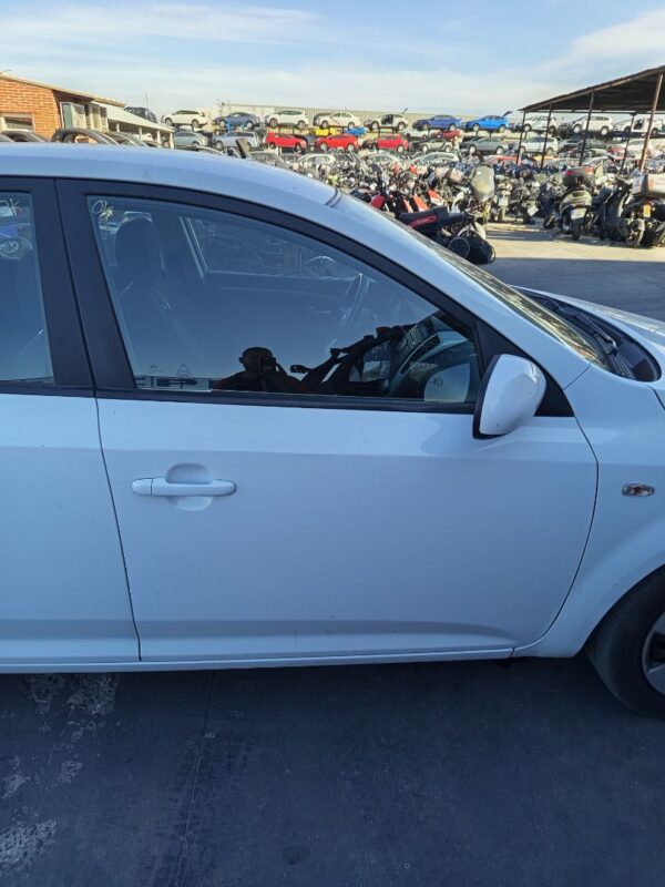 PUERTA DELANTERA DERECHA KIA CEED (ED)