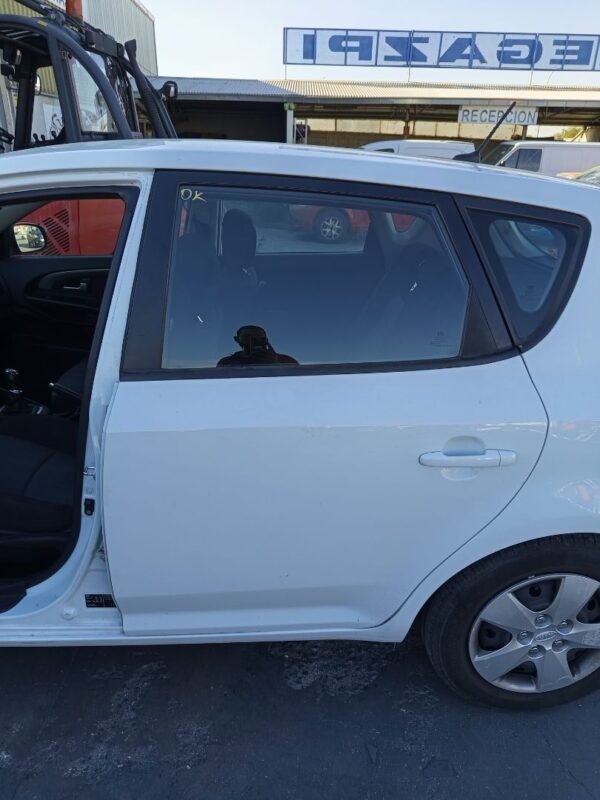 PUERTA TRASERA IZQUIERDA KIA CEED (ED)