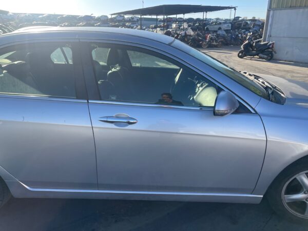 PUERTA DELANTERA DERECHA HONDA ACCORD BERLINA (CL/CN)