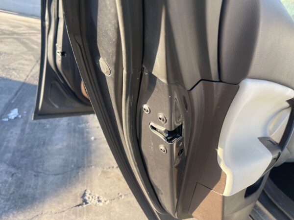 CERRADURA PUERTA TRASERA IZQUIERDA OPEL INSIGNIA BERLINA