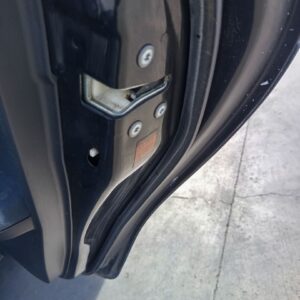 CERRADURA PUERTA TRASERA DERECHA SUZUKI SWIFT BERLINA (RS/MZ)