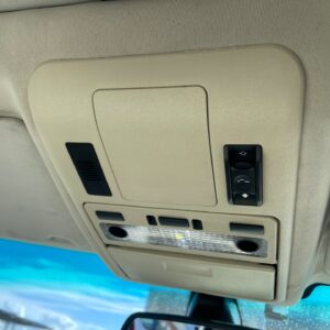 LUZ INTERIOR LAND ROVER RANGE ROVER (LM)
