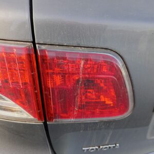 PILOTO TRASERO IZQUIERDO INTERIOR TOYOTA AVENSIS CROSS SPORT (T27)