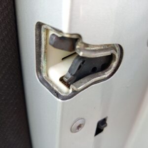 CERRADURA PUERTA TRASERA DERECHA MERCEDES-BENZ CLASE B (BM 245)