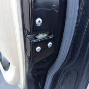 CERRADURA PUERTA DELANTERA DERECHA KIA CARNIVAL