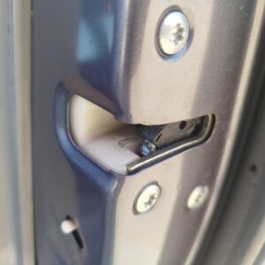 CERRADURA PUERTA TRASERA DERECHA MITSUBISHI GRANDIS (NA0W)