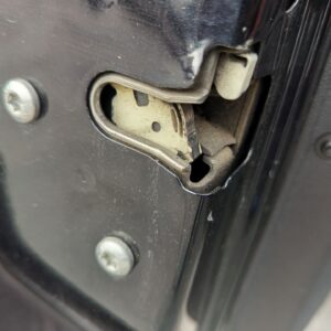 CERRADURA PUERTA DELANTERA IZQUIERDA OPEL CORSA D