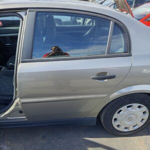 PUERTA TRASERA IZQUIERDA OPEL VECTRA C BERLINA