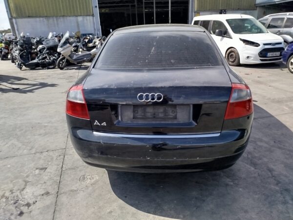 PILOTO TRASERO IZQUIERDO AUDI A4 BERLINA (8E) - Imagen 3