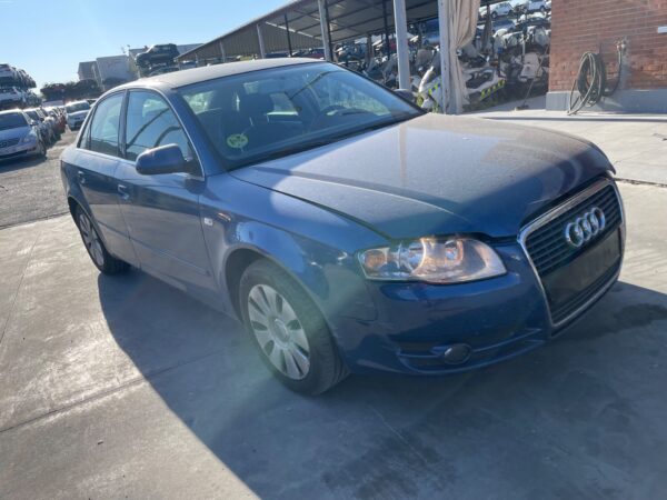 PILOTO TRASERO DERECHO INTERIOR AUDI A4 BERLINA (8E) - Imagen 5