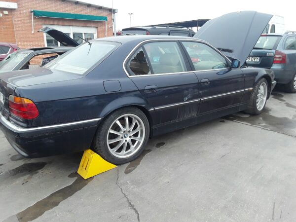CONDENSADOR / RADIADOR  AIRE ACONDICIONADO BMW SERIE 7 (E38) - Imagen 2