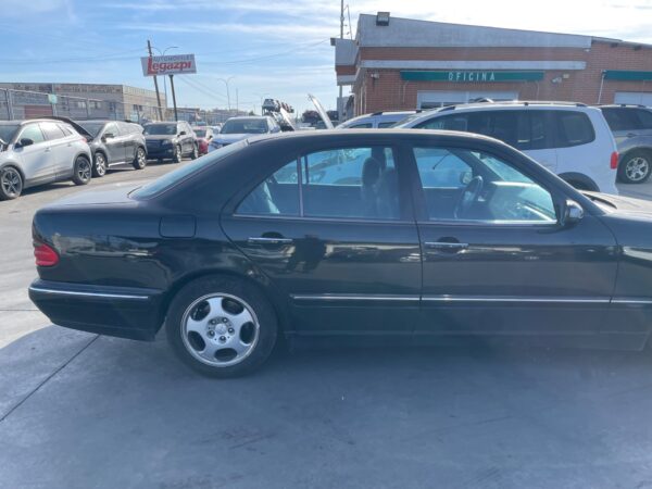 ELEVALUNAS TRASERO DERECHO MERCEDES-BENZ CLASE E (BM 210) BERLINA - Imagen 4