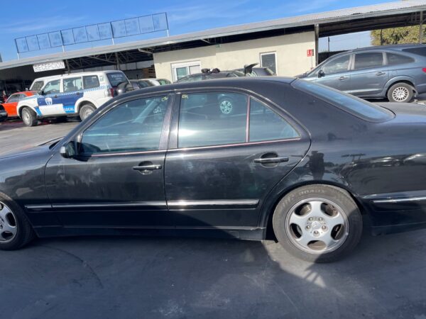 ELEVALUNAS TRASERO DERECHO MERCEDES-BENZ CLASE E (BM 210) BERLINA - Imagen 5