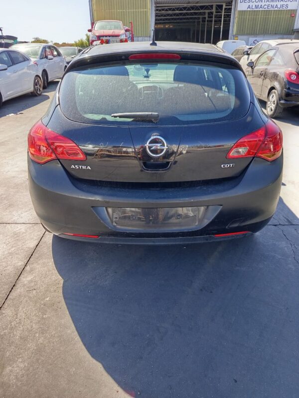 PUERTA DELANTERA IZQUIERDA OPEL ASTRA J BERLINA 5P - Imagen 4