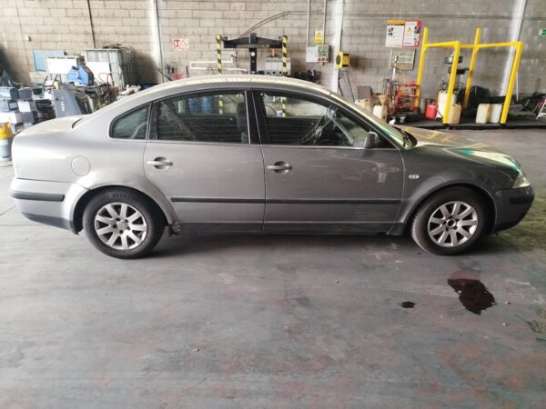 CENTRALITA MOTOR UCE VOLKSWAGEN PASSAT BERLINA (3B3) - Imagen 3