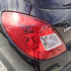 PILOTO TRASERO IZQUIERDO OPEL CORSA D
