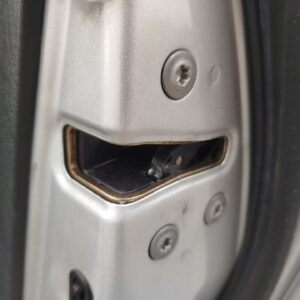 CERRADURA PUERTA TRASERA DERECHA TOYOTA COROLLA (E12)