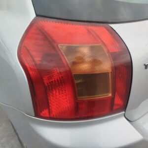 PILOTO TRASERO IZQUIERDO TOYOTA COROLLA (E12)