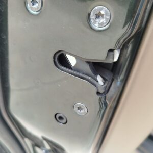 CERRADURA PUERTA TRASERA IZQUIERDA VOLVO XC70