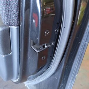CERRADURA PUERTA DELANTERA DERECHA MAZDA 3 BERLINA (BK)