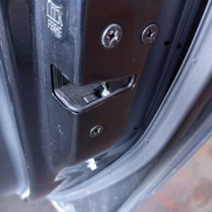 CERRADURA PUERTA TRASERA DERECHA MAZDA 3 BERLINA (BK)