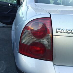 PILOTO TRASERO IZQUIERDO VOLKSWAGEN PASSAT BERLINA (3B3)