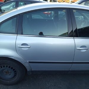 PUERTA TRASERA DERECHA VOLKSWAGEN PASSAT BERLINA (3B3)