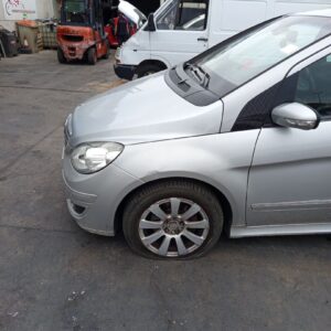 ALETA DELANTERA IZQUIERDA MERCEDES-BENZ CLASE B (BM 245)