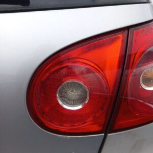 PILOTO TRASERO DERECHO INTERIOR VOLKSWAGEN GOLF V (1K1)(10.2003)