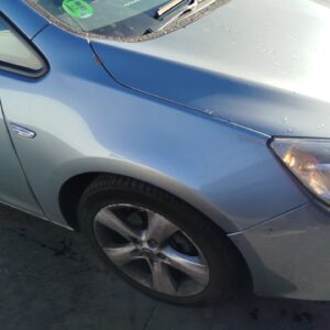 ALETA DELANTERA DERECHA OPEL ASTRA J BERLINA 5P