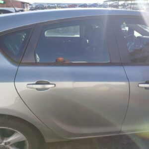 PUERTA TRASERA DERECHA OPEL ASTRA J BERLINA 5P
