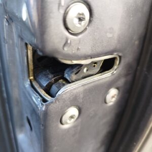 CERRADURA PUERTA TRASERA DERECHA KIA VENGA (YN)
