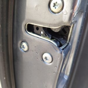 CERRADURA PUERTA TRASERA IZQUIERDA KIA VENGA (YN)