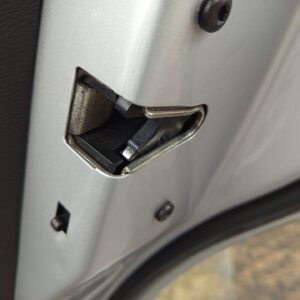 CERRADURA PUERTA TRASERA DERECHA BMW SERIE X3 (E83)