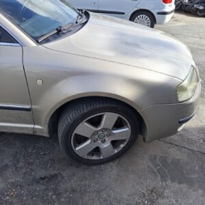 ALETA DELANTERA DERECHA SKODA SUPERB (3U4)