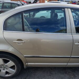 PUERTA TRASERA DERECHA SKODA SUPERB (3U4)