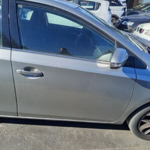 PUERTA DELANTERA DERECHA TOYOTA AURIS (E18)