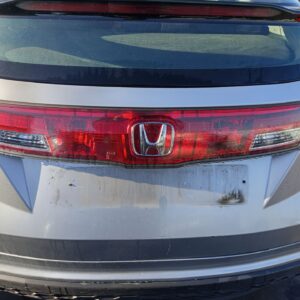 PILOTO TRASERO CENTRAL HONDA CIVIC 5 PUERTAS (FK)