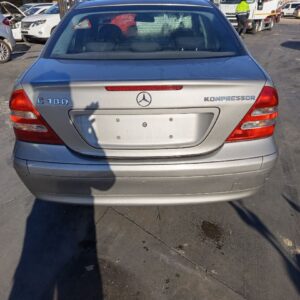 PARAGOLPES TRASERO MERCEDES-BENZ CLASE C (BM 203) BERLINA